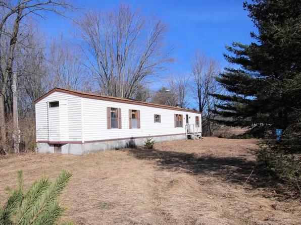 231 S Trent Rd, Ravenna, MI 49451