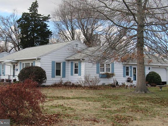 2nd image of 710 E Ivy Dr