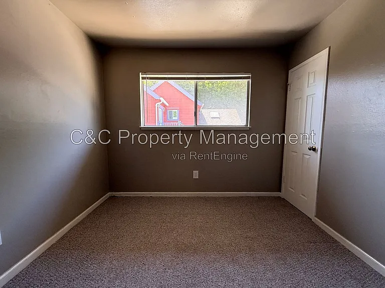 803 Laurel St #8 — Photo 6