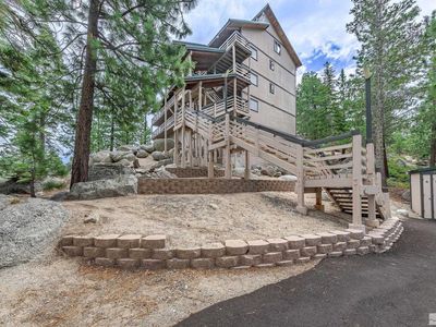 305 Galaxy Ln, Stateline, NV, 89449