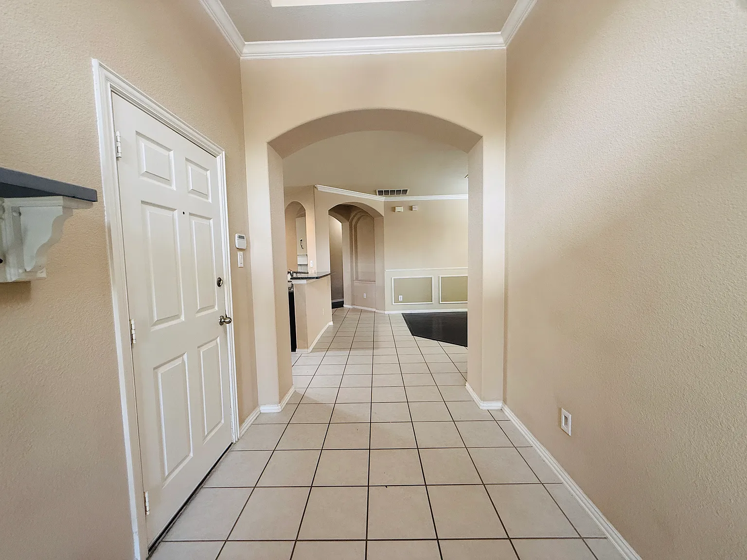 3 bed, 1845 sqft, $2,195 — Photo 3