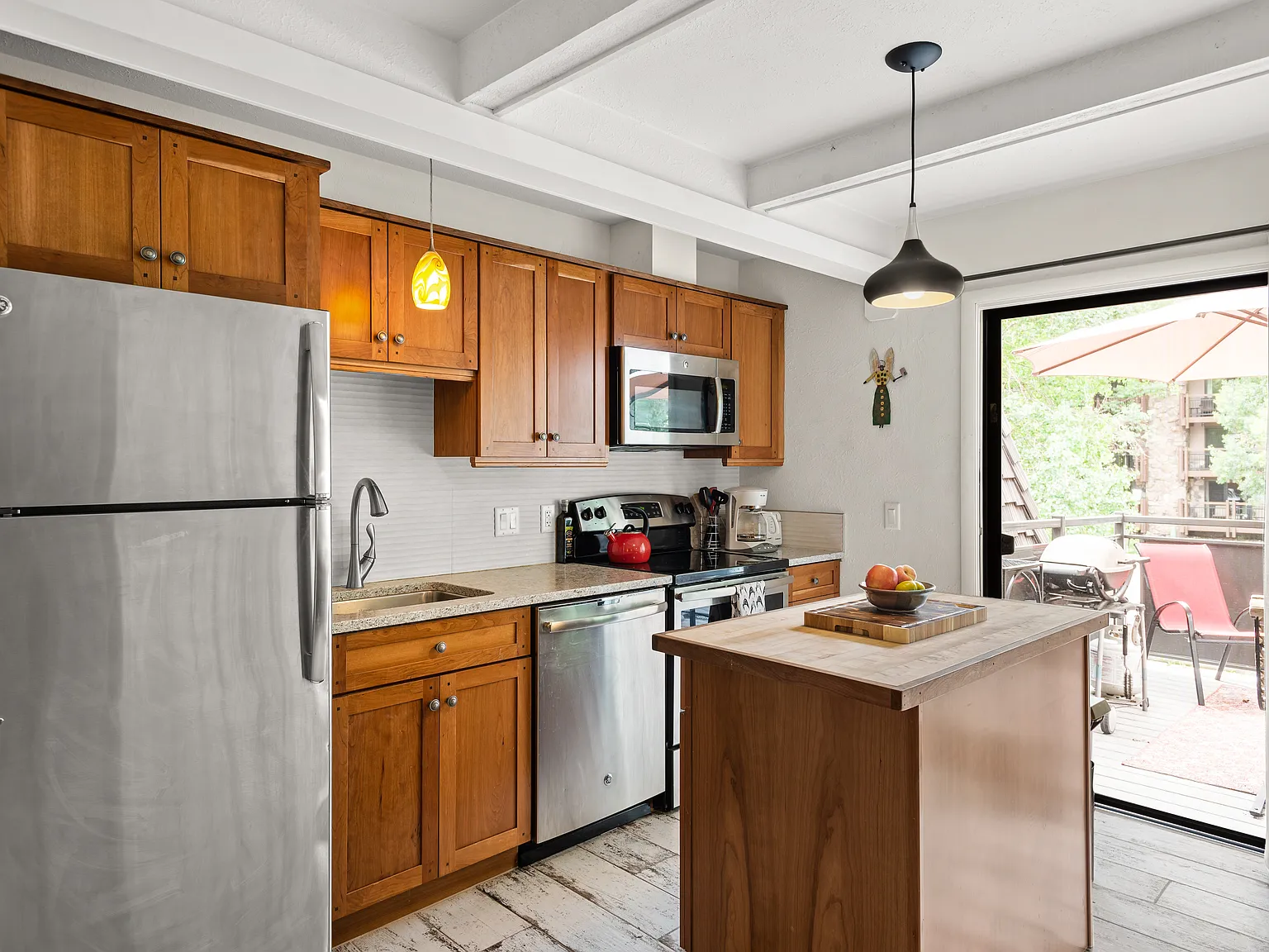 3 bed, 976 sqft, $12,000 — Photo 4