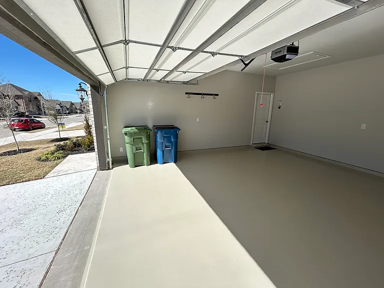 2032 Windsor Dr — Photo 8