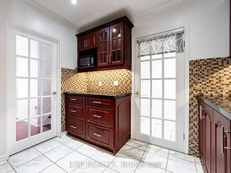 28 Lakeland Cres — Photo 13