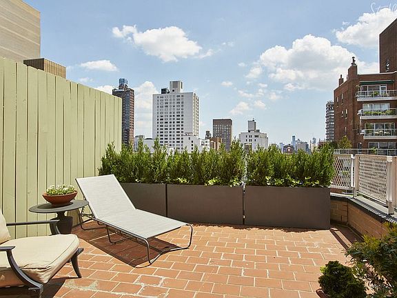 4th image of 166 E 63rd St #1819C