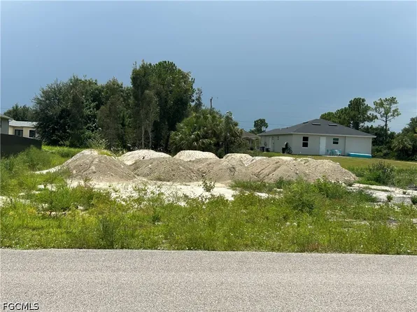 2617 26th St W, Lehigh Acres, FL 33971