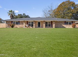 515 Mockingbird Dr, Long Beach, MS 39560