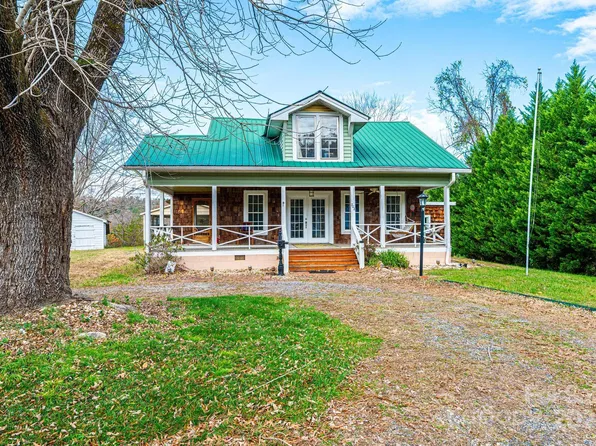 702B Broadway St NW, Lenoir, NC 28645