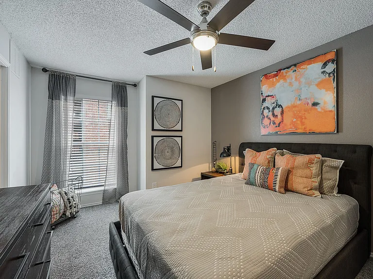 Chesapeake Apartments — Photo 11