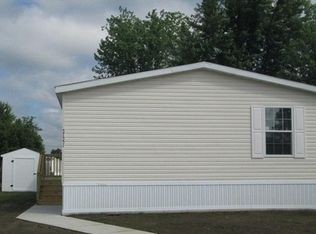 40210 Heather Ct, Sterling Heights, MI 48310