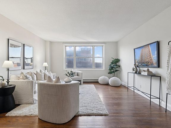 4th image of 1101 Saint Paul St Unit 609