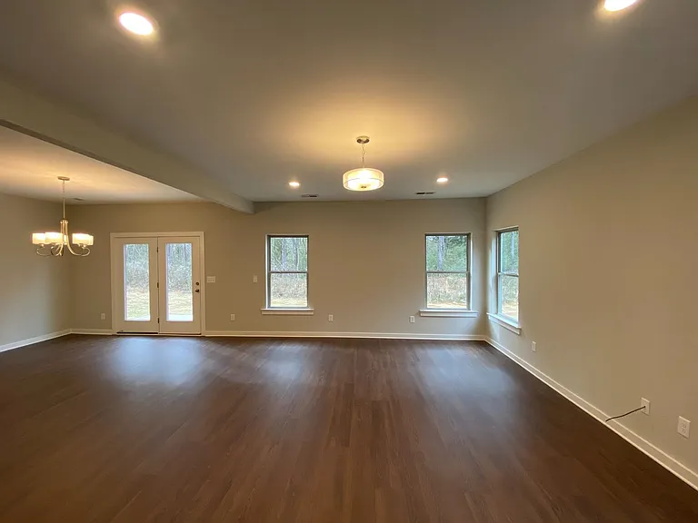 7950 Saint James Dr — Photo 15