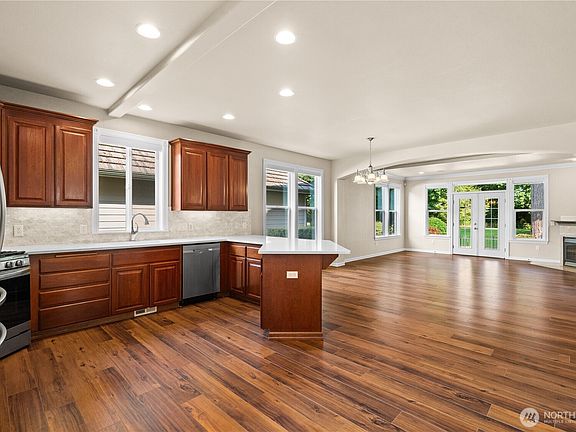 2nd image of 3722 Kinsale Lane SE