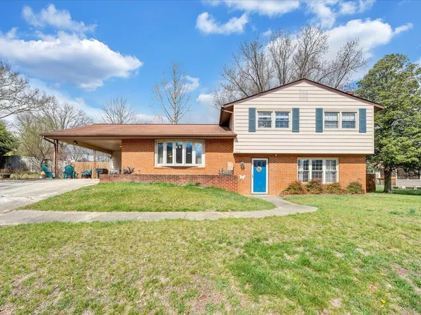 5431 Lakeland Dr, Roanoke, VA 24018