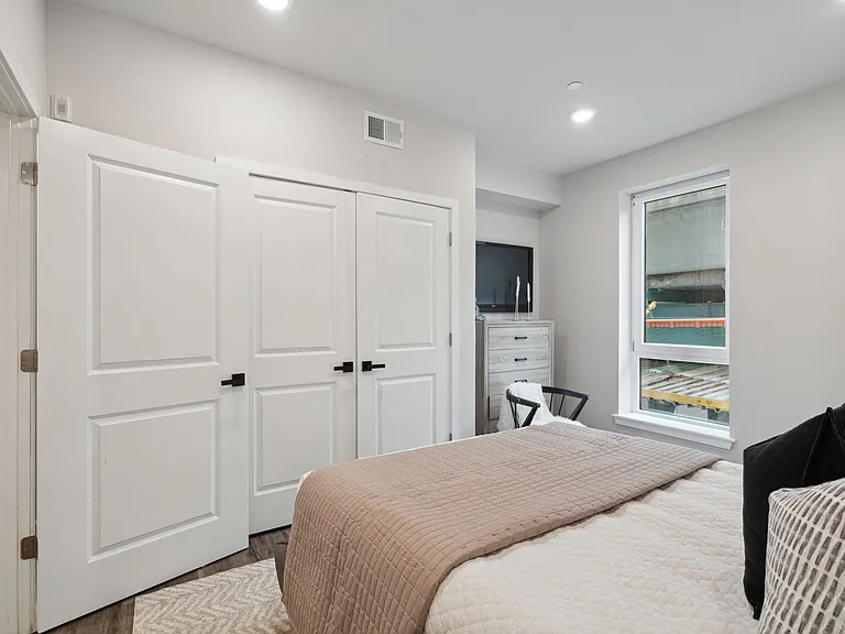 101 Oxford — Photo 17