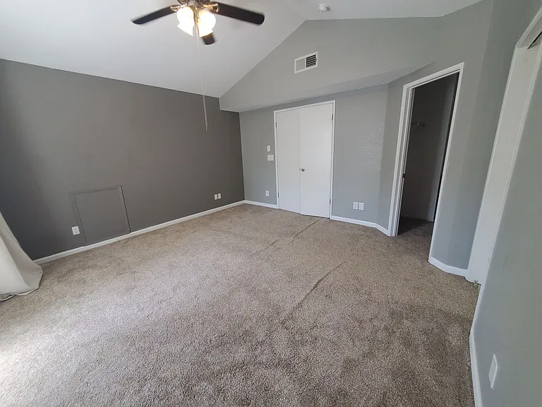 8700 Brittany Park Dr — Photo 8