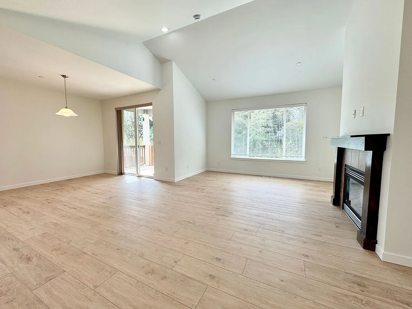 Must See Rambler 3bd 2bath Westside Olympia Available Now! — Photo 3