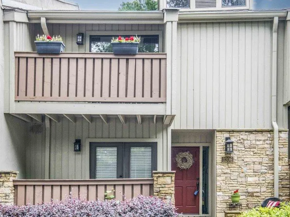 1206 Druid Knoll Dr, Atlanta, GA 30319