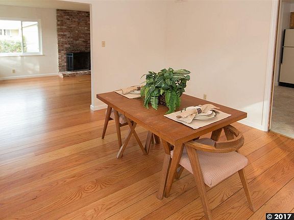 5th image of 140 Donald Dr