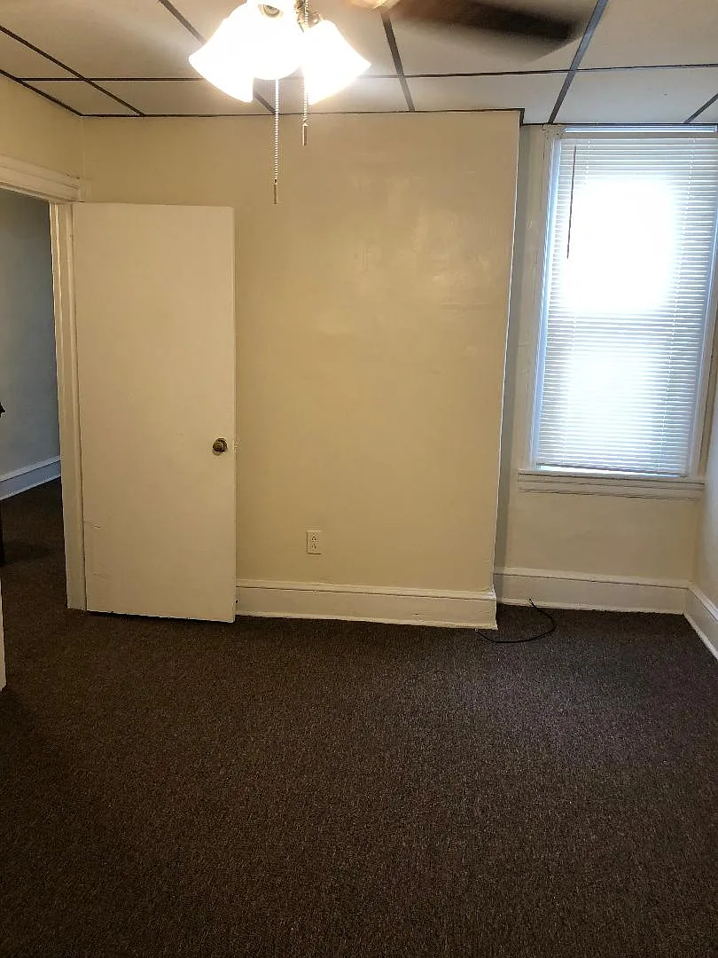 2 bed, 1500 sqft, $1,200 — Photo 3