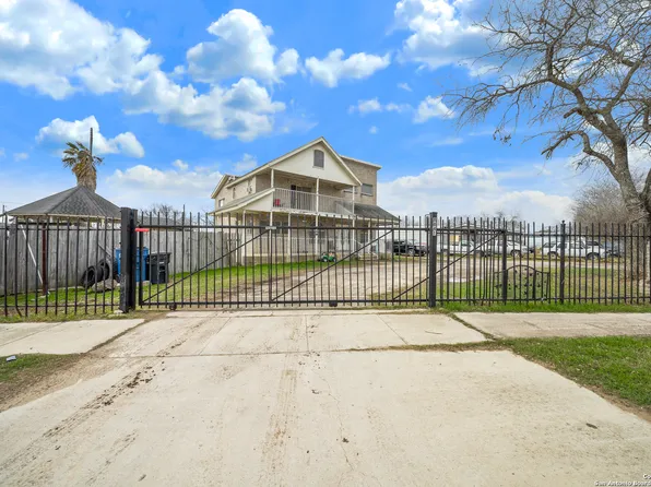 8841 N SH 16, Poteet, TX 78065