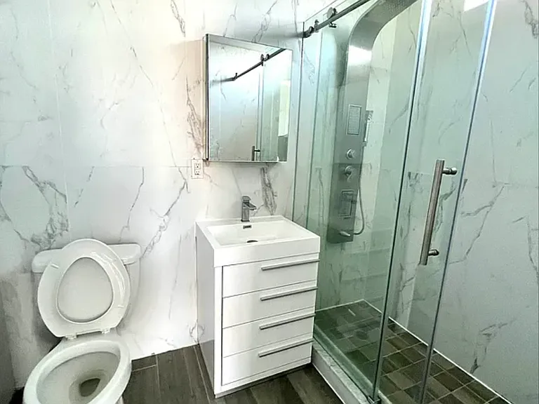2442 Ocean Ave #5R — Photo 10