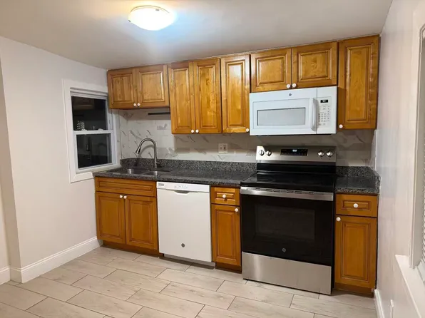 23 Myrtle St, Quincy, MA