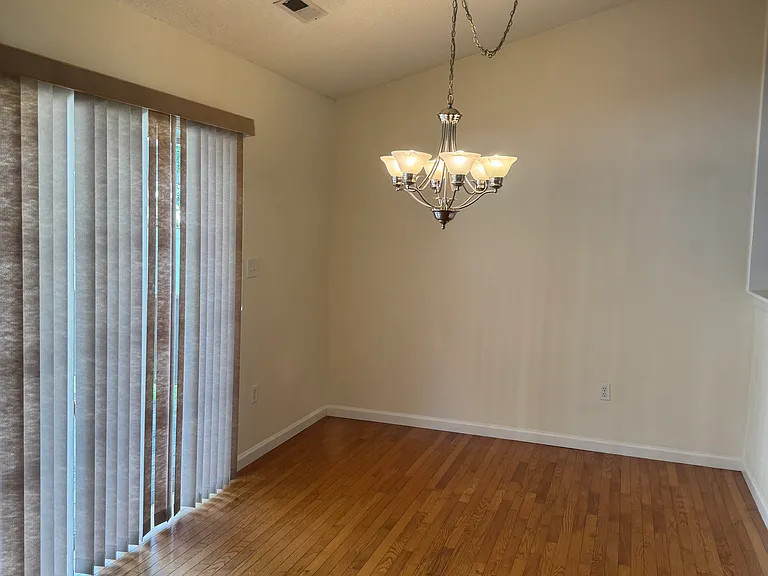 7376 Springside Dr — Photo 7