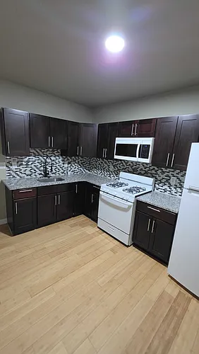 2405 Francis St Photo 1