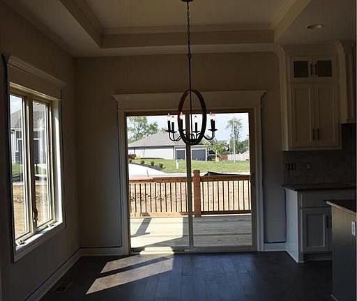 3rd image of 1412 Red Oak Ct