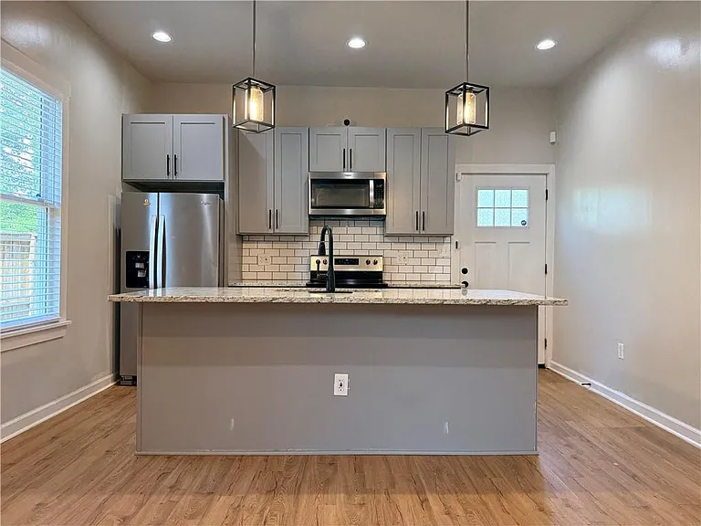 31 Mildred Pl NW — Photo 3