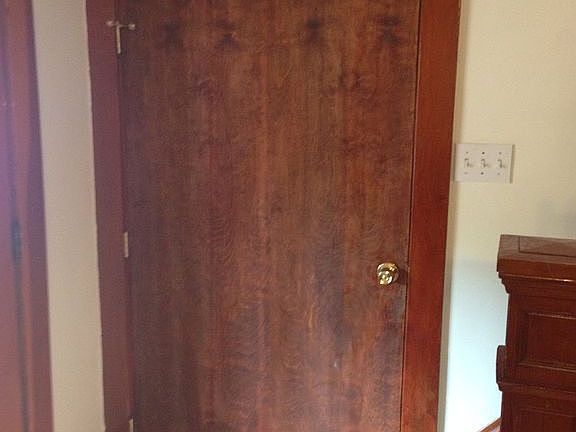 3rd image of 8 Errol St