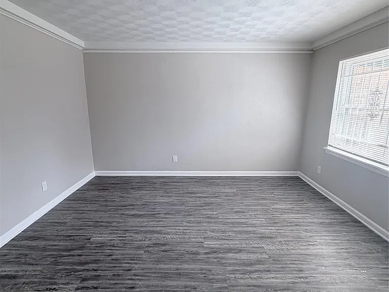 7705 Parker Rd — Photo 5