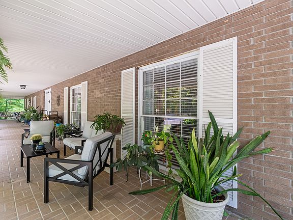5th image of 2086 Briarwood Dr