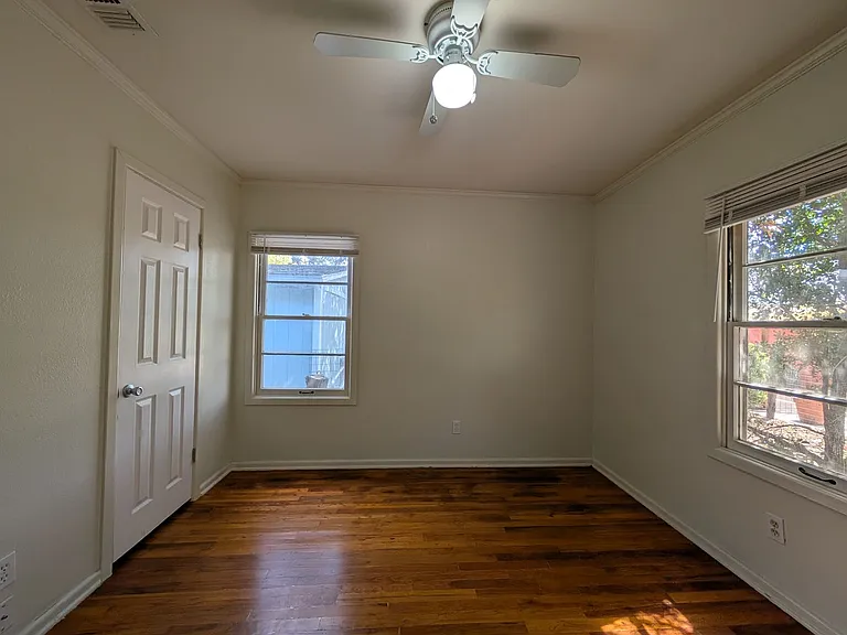 890 Josephine St — Photo 21