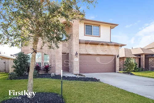 4820 La Piedra Ln Photo 1
