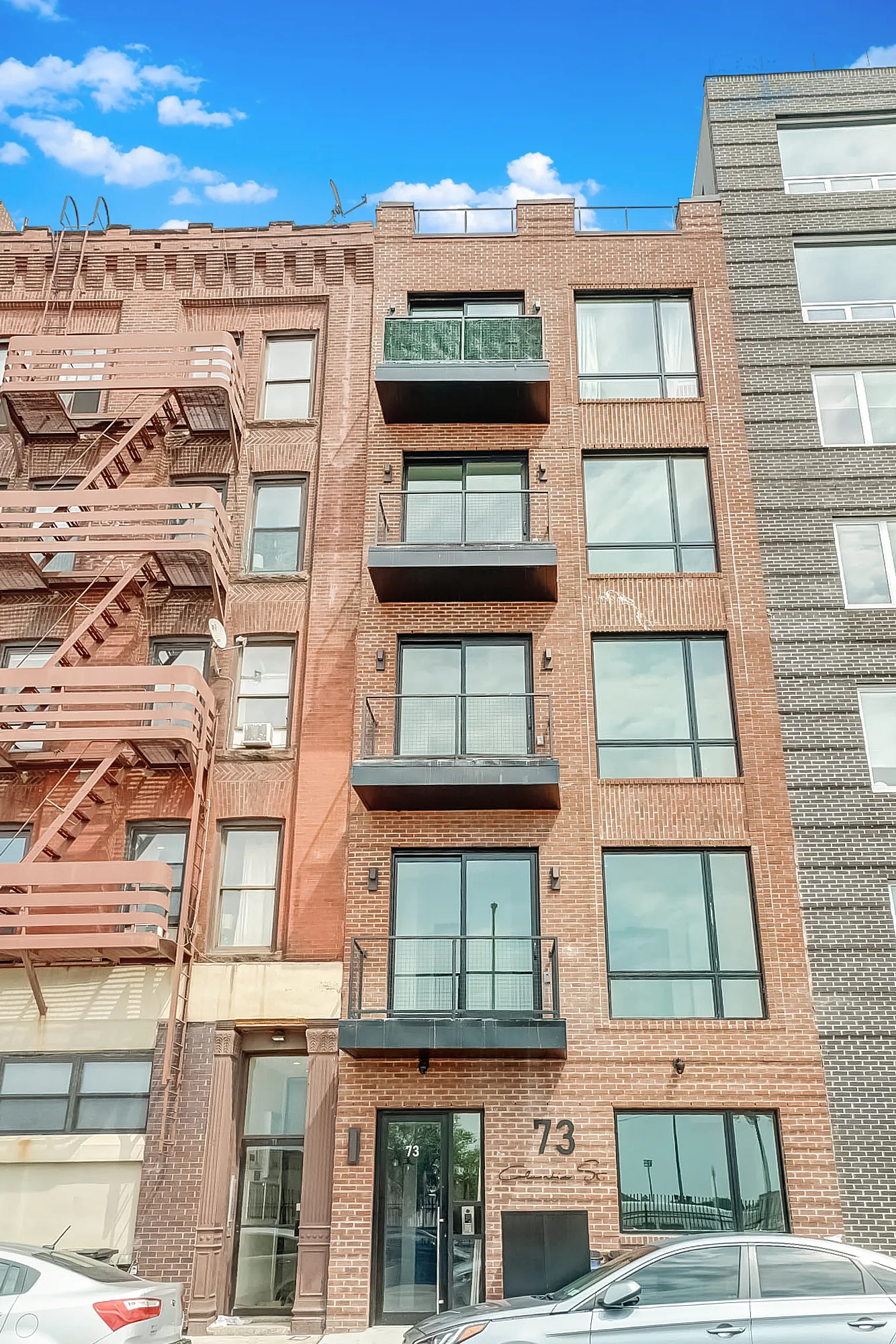 73 Columbia Street in Columbia St Waterfront District : Sales