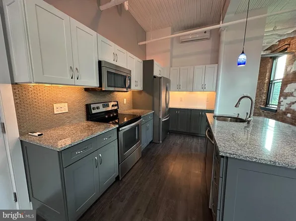 820 W Market St, Perkasie, PA