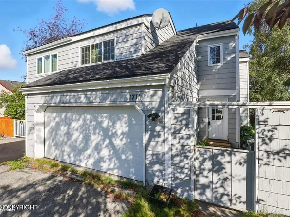 1711 Commodore Dr, Anchorage, AK 99507