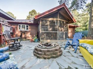 10 S Circle Dr, Chapel Hill, NC 27516