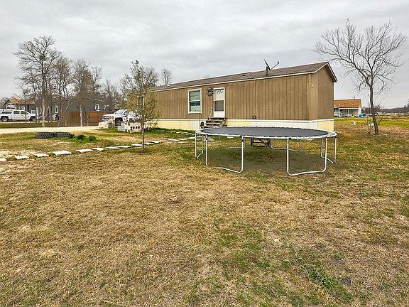 3rd image of 230 Gato Rd