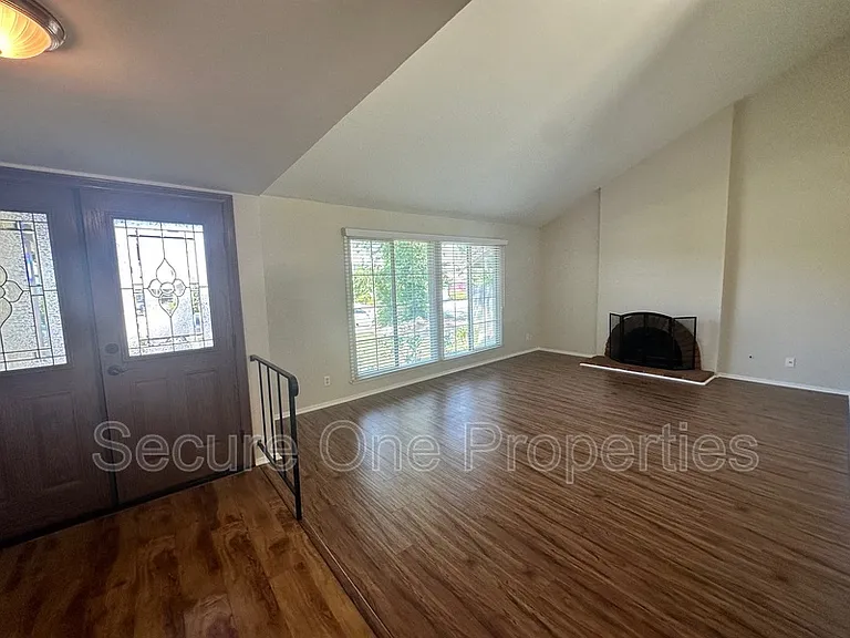 29362 Hillrise Dr — Photo 5