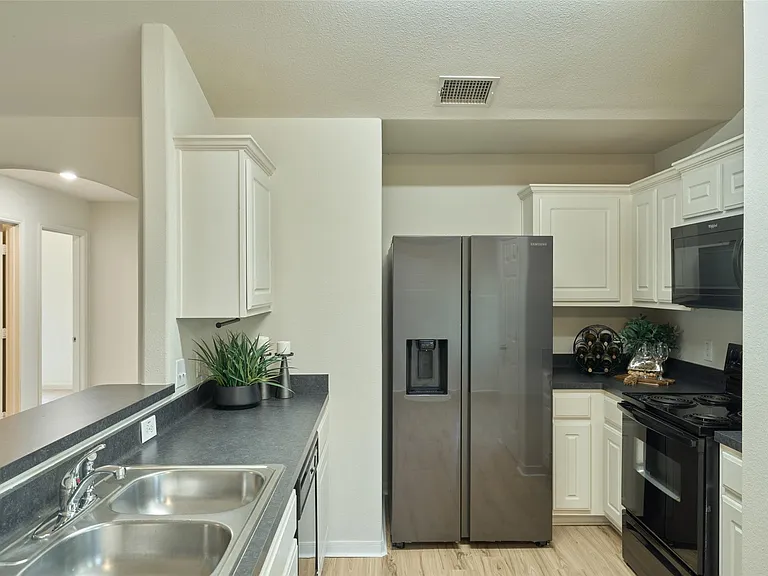 4243 Medina River Loop — Photo 17