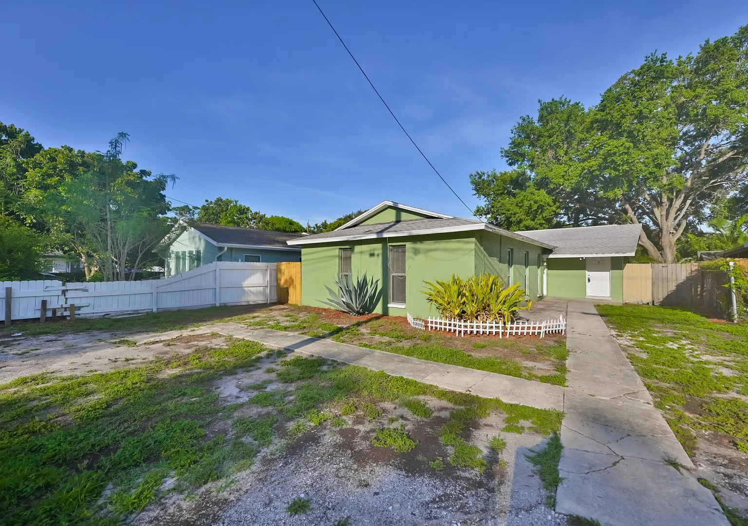 2BR/1BA Duplex with Fenced Yard - Clearwater — Photo 2