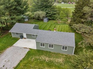 1746 Hadley Rd, Lapeer, MI 48446