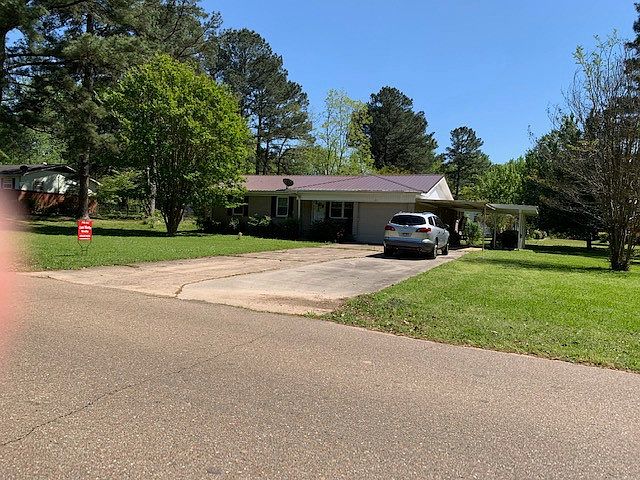 1st image of 204 E Willis Ave