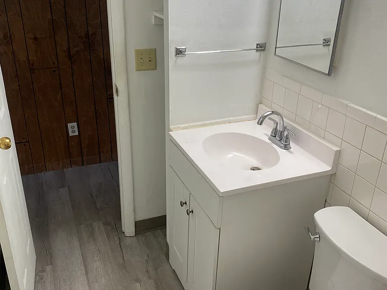 1890 S Walnut St #16 — Photo 8