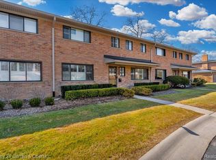 136 E Hickory Grove Rd, Bloomfield Hills, MI 48304