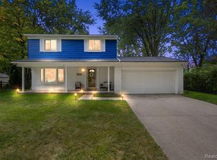 2394 Kettle Dr, Troy, MI 48083