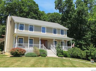 16 Hoye Dr, Cortlandt Manor, NY 10567